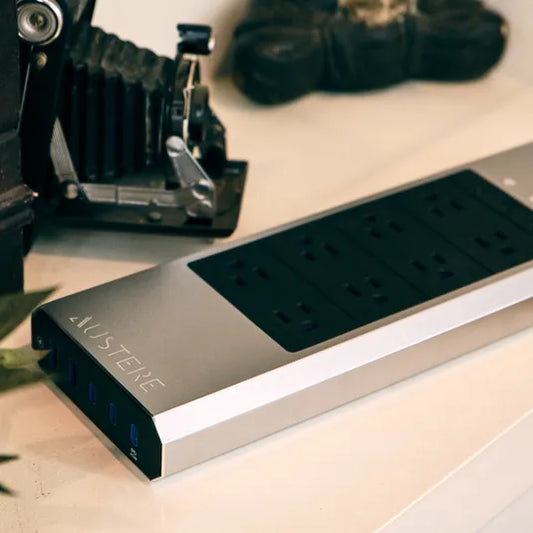 Austere VII Series Power 8-Outlet with Omniport USB+PD