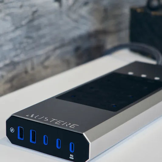 Austere VII Series Power 6-Outlet with Omniport USB+PD